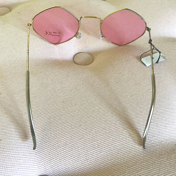 🔴NWT pink tint & gold frame diamond like shape sunglasses fashion trend glasses - Picture 5 of 8